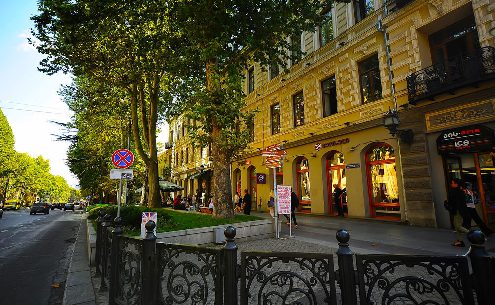 Evrika Apartments On Rustaveli Avenue Tbilisi Esterno foto